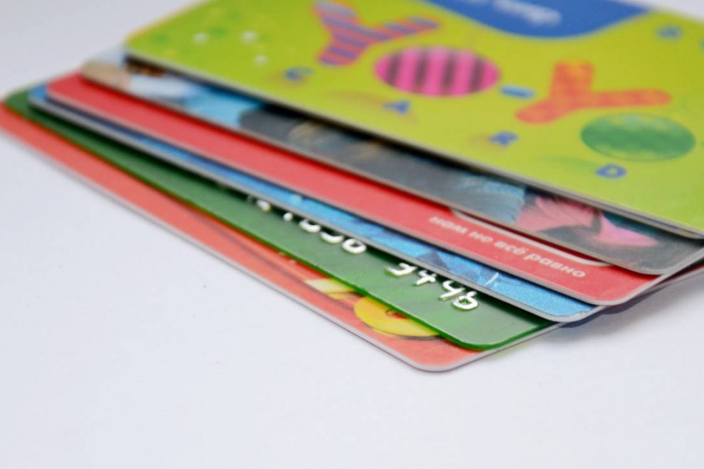Los riesgos del dinero de plástico: la banca generaliza las tarjetas con intereses del 20%
